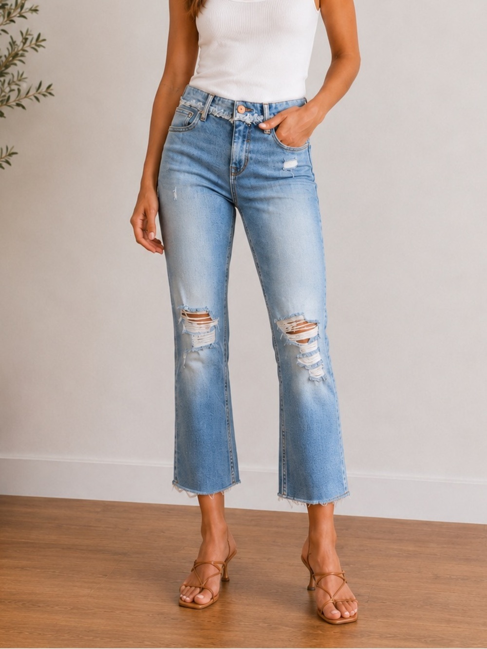 Zara Basic Z1975 Distressed Crop Flare Jeans Size 2
